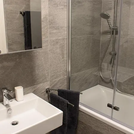 Porto Fluviale Modern Apartment Rome