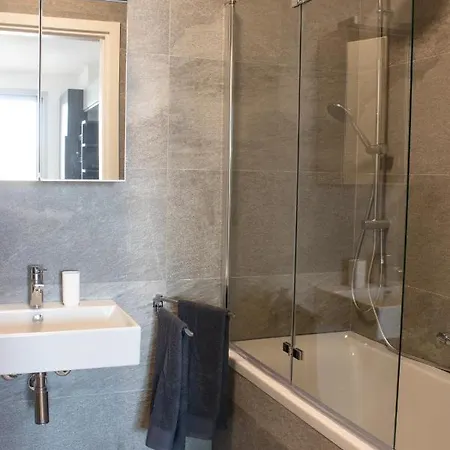 Porto Fluviale Modern Apartment Rome